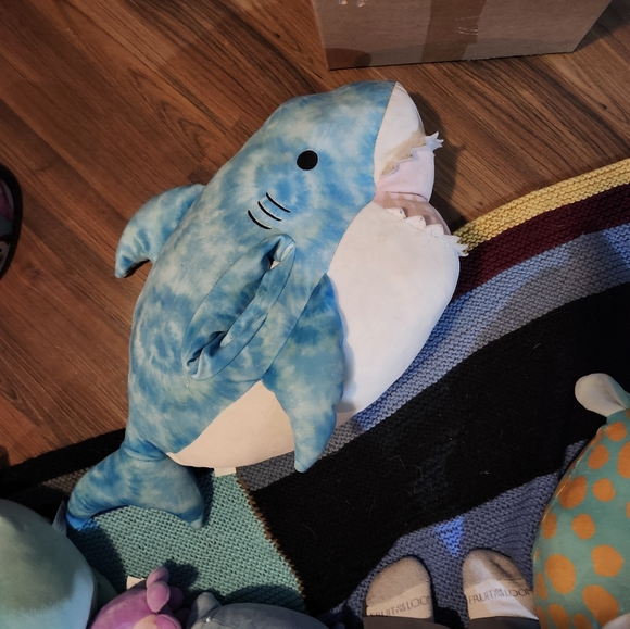 Santos HUGAMALLOW squishmallow - Picture 3 of 3